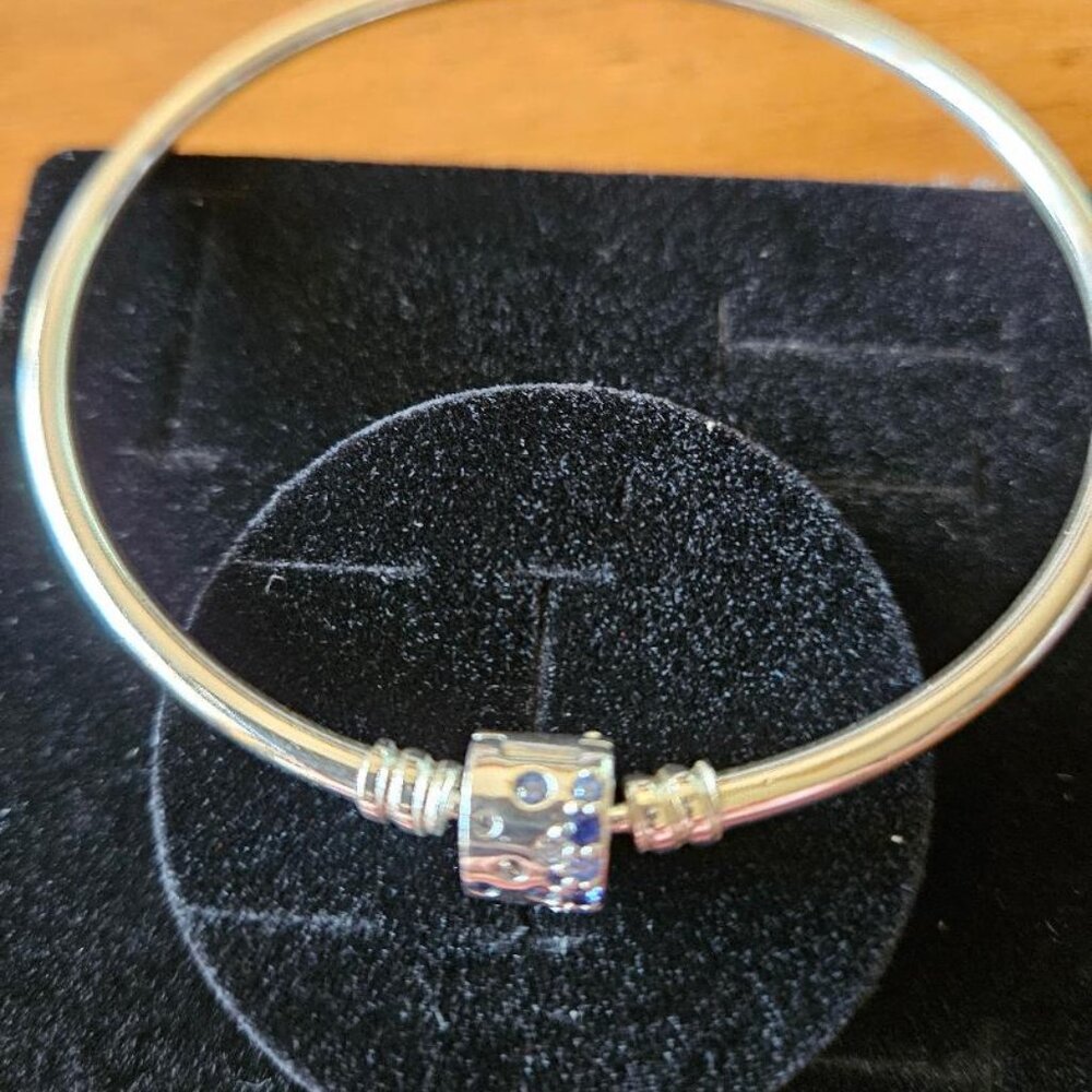 New in box Sterling Silver Pandora clear/blue bling, barrel clasp bangle bracele - Picture 7 of 8